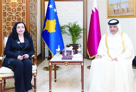كوسوفو: رئيسة البرلمان السويسري تزور جامعًا في جاكوفا.